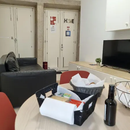 Neo Family & Friends Apartman Porto